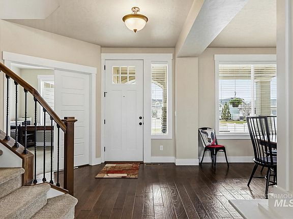 3rd image of 886 E Bay Owl Dr