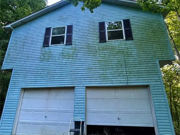 2967 Trace Creek Rd, Hurricane, WV 25526