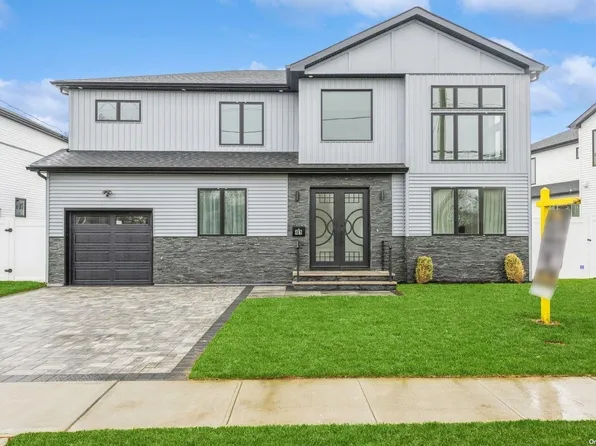 41 Farmers Avenue, Bethpage, NY 11714