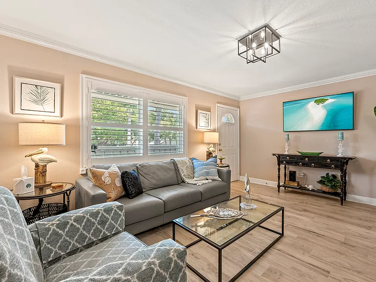 950 7th Ave S #23 — Photo 3