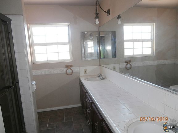 4th image of 2125 Woodside Dr