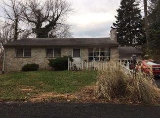 1060 Winding Creek Ln, Huntingdon Valley, PA 19006