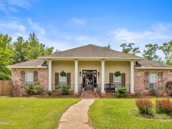 1199 Irvin Favre Rd, Pass Christian, MS 39571