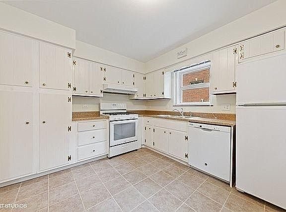 3rd image of 140 S Arlington Ave APT 1