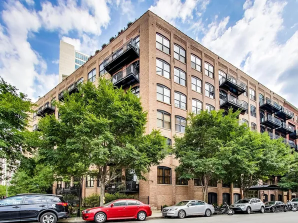 520 W Huron St APT 605, Chicago, IL 60654