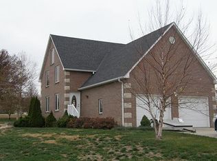 1217 Hometown Dr, Marysville, KS 66508