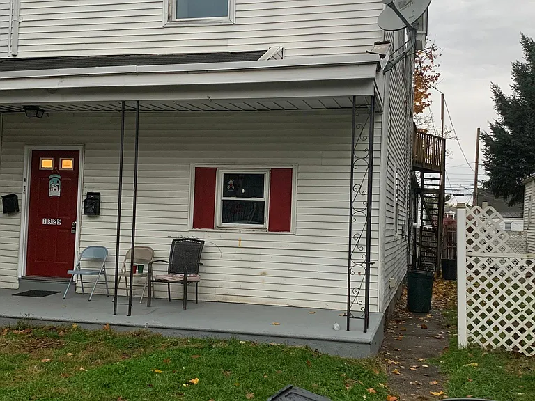 1325 Washington St #2 — Photo 1