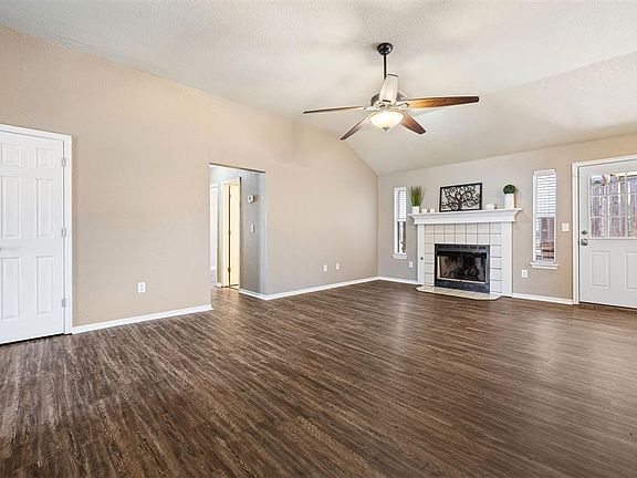 5th image of 313 Cindy Ave