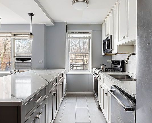 4th image of 4525 Henry Hudson Pkwy W APT B204