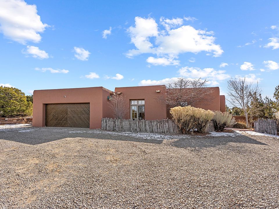 1st image of 4 Thistle Ln