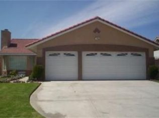 9050 Raffia Ln, Fontana, CA 92335