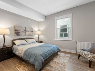 68 Sweetland Ave #3B, Ottawa, ON K1N7T8