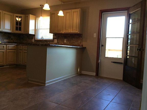 4th image of 1102 Adair Dr
