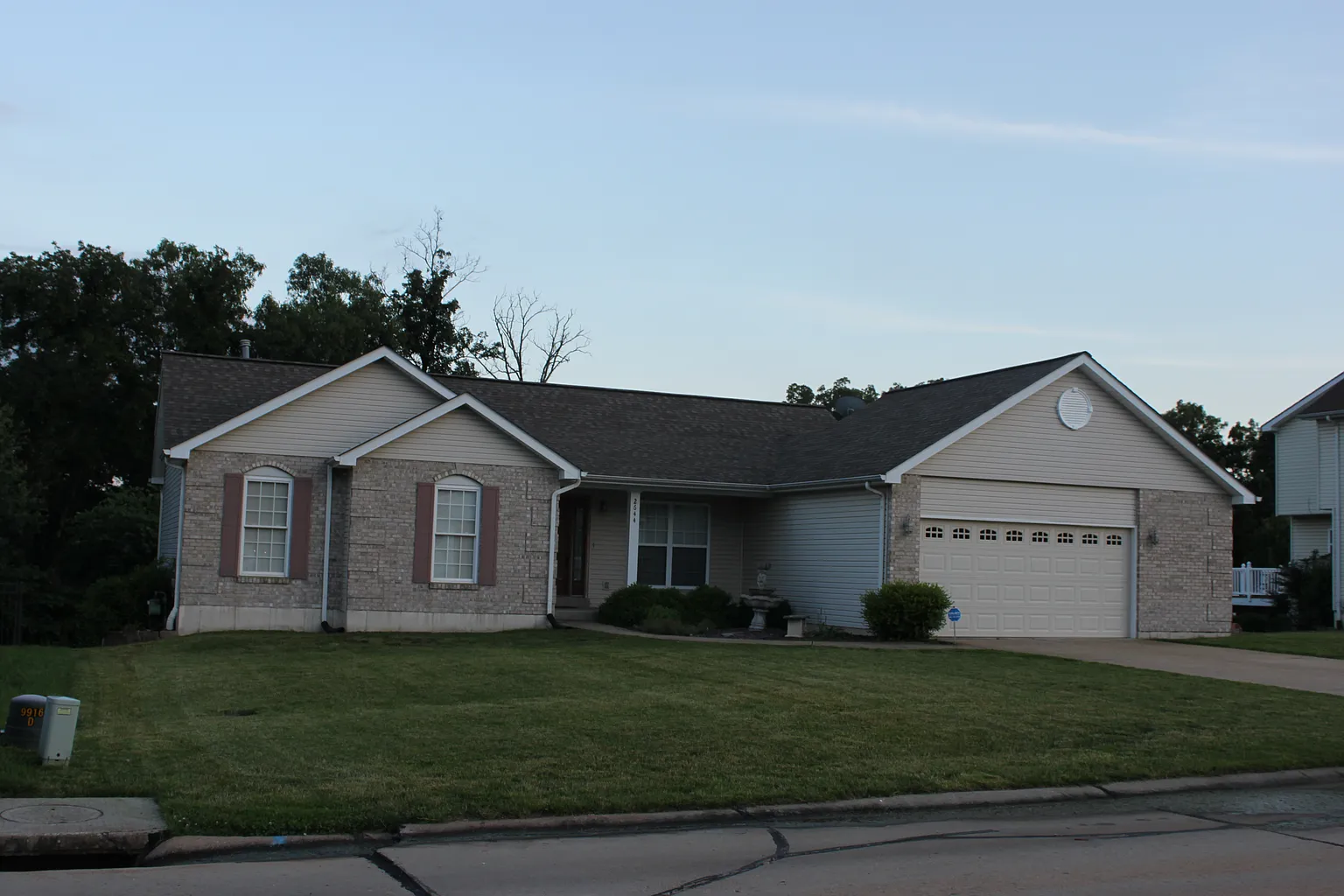 2644 Greenway photo 1