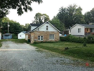 1st image of 445 W Sycamore St
