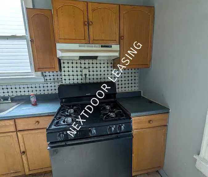 21 Bergen Ave #2M — Photo 3