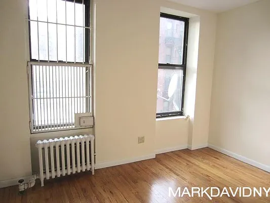 Rented by Mark David | media 22