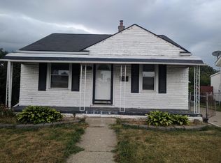 16579 Roberts St, Roseville, MI 48066