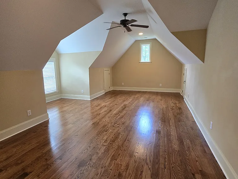 Entertainment Room Upstairs (can be used as 5th bedroom)