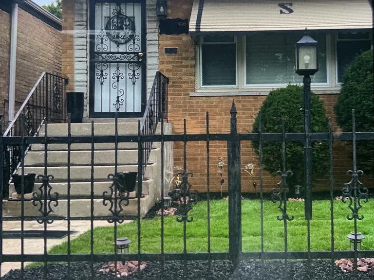 11608 S Vincennes Ave — Photo 2