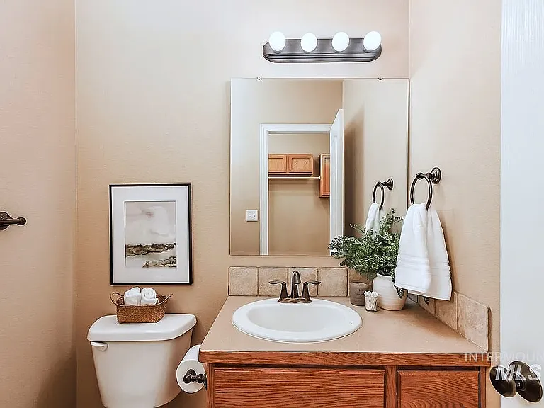 5729 S Moreya Ave — Photo 15