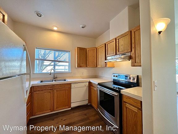 5th image of 1540 Pueblo Ave #F