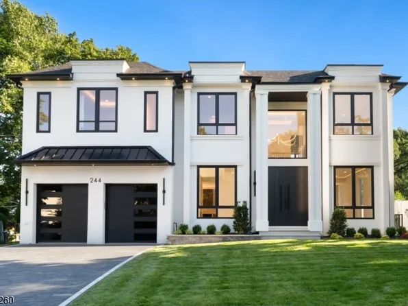 244 Washington Pl, Paramus Boro, NJ 07652
