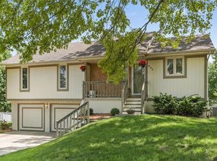 800 NE Karapat Dr, Kansas City, MO 64155