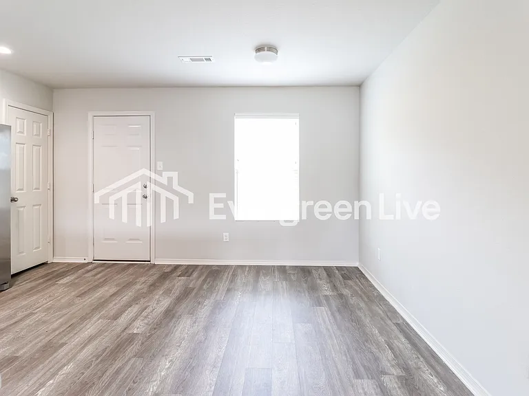 17 Dobbin Dr — Photo 4
