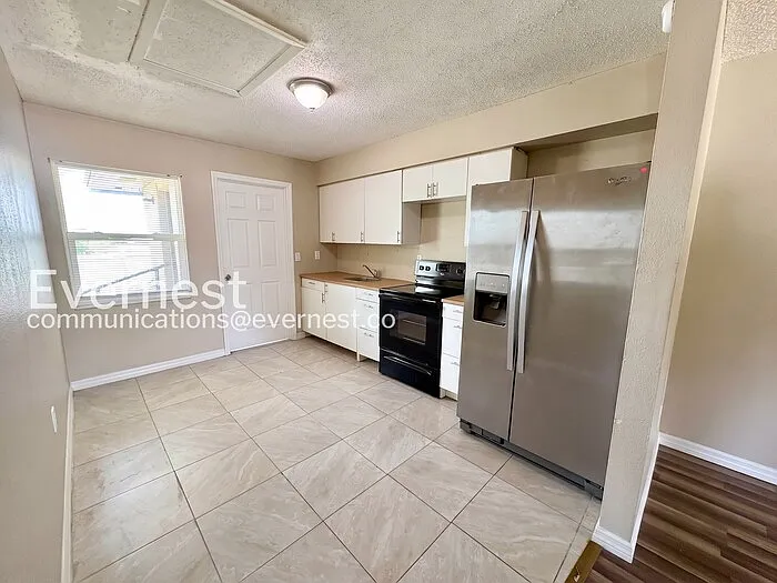 2 bed, 1.0 bath, 820 sqft, $1,245 — Photo 4
