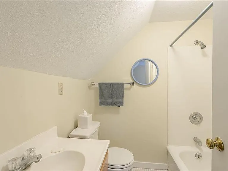 133 Westland Ave — Photo 10
