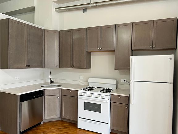 5th image of 925 N Leavitt St #1
