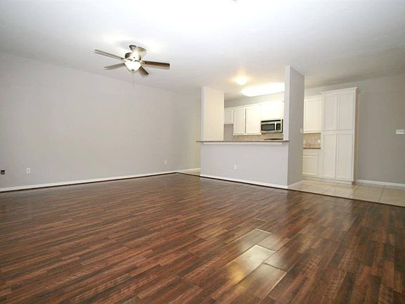 3rd image of 164 Binnacle Ct #B