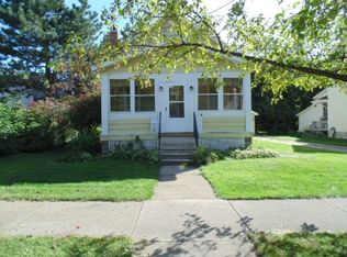 208 State St, Marinette, WI 54143