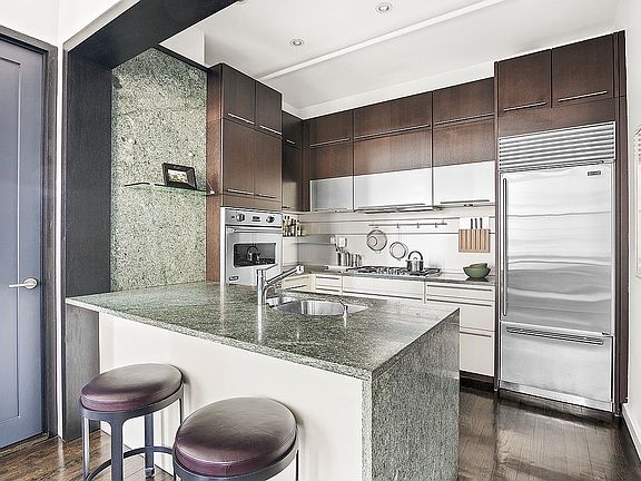 4th image of 222 Park Ave S APT 9A
