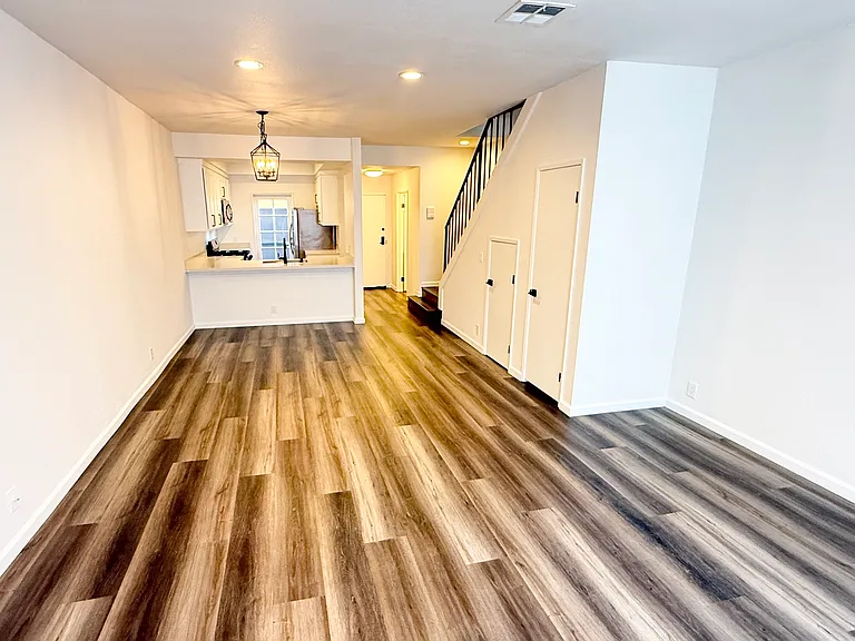 1026 N Croft Ave #103 — Photo 3