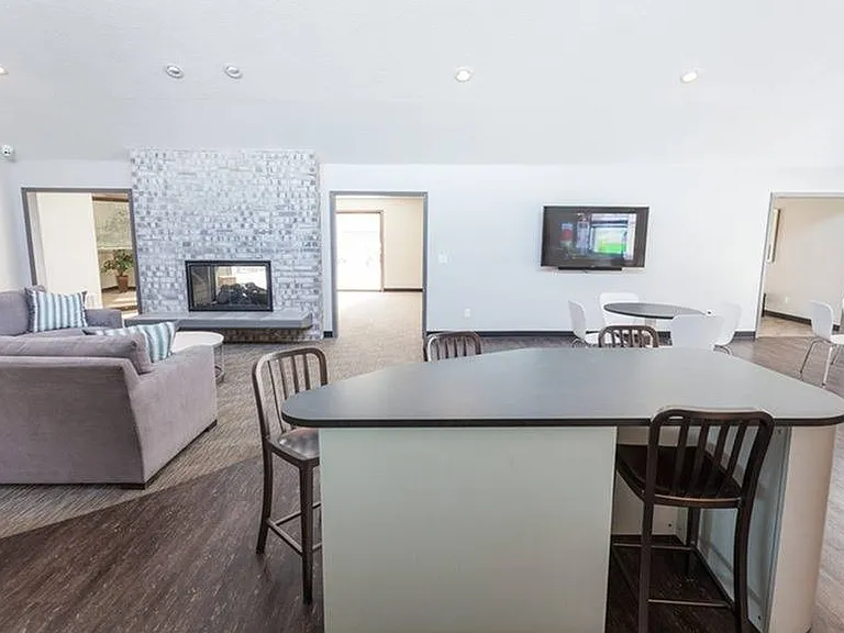 Talus | Clubhouse Lounge