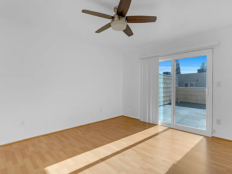 1434 Highland Ave #10 — Photo 13