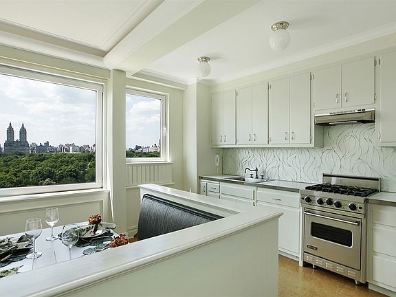 4th image of 930 5th Ave APT 15C