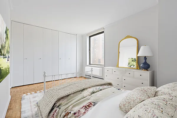 Sold by Corcoran | media 16