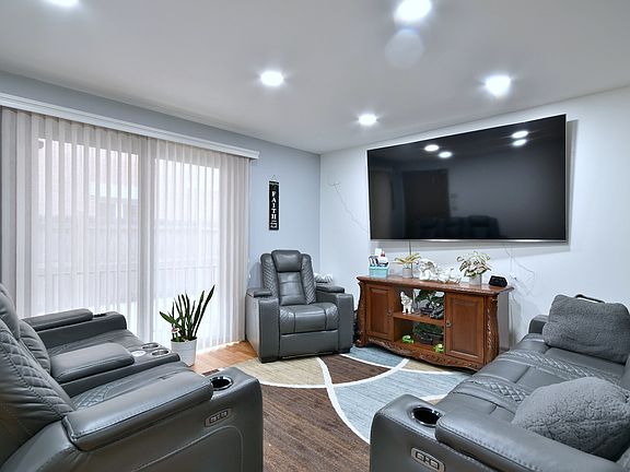 4th image of 5971 N Northwest Hwy APT 1B