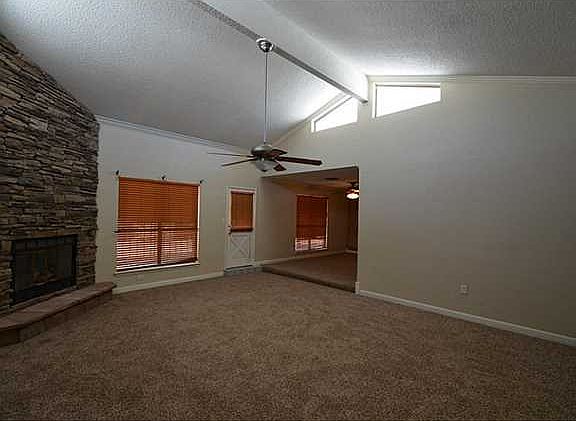 4th image of 1352 Vista Granada Dr