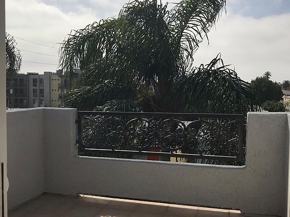5th image of 1544 Granville Ave APT 401