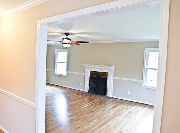 3rd image of 7075 Honeysuckle Ct