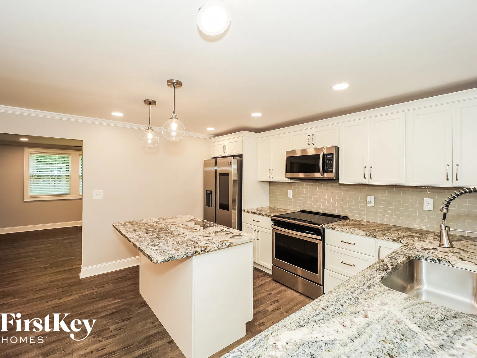 4 bed, 3.5 bath, 2200 sqft, $3,415 — Photo 4