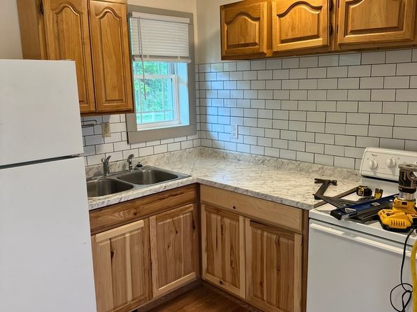 10 S Turkey Creek Rd #C, Leicester, NC 28748