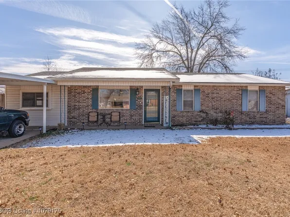 709 Angela Cir, Barling, AR 72923