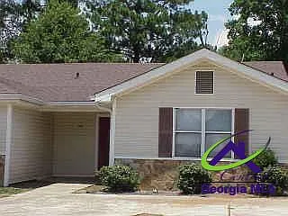 2 bed, 2.0 bath, 1200 sqft, $975 — Photo 2