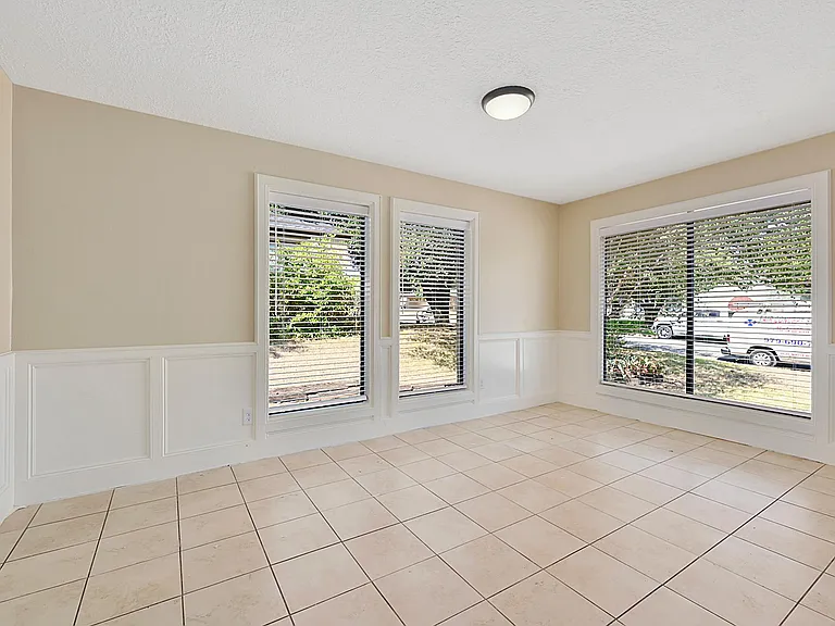 2408 Quail Hollow Dr — Photo 19