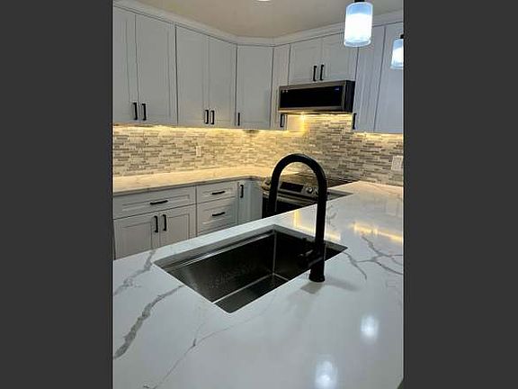 3rd image of 6355 137th Ave NE APT 293